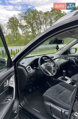 Внедорожник / Кроссовер Nissan X-Trail 2017 в 