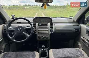 Внедорожник / Кроссовер Nissan X-Trail 2006 в 