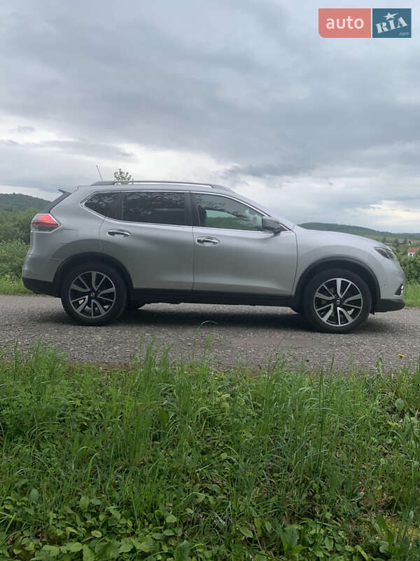 Позашляховик / Кросовер Nissan X-Trail 2016 в Болехові