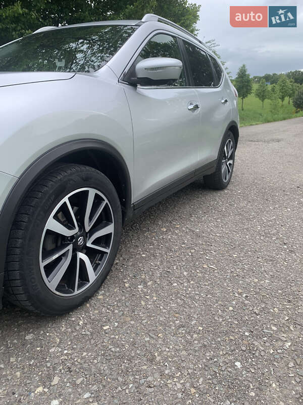 Позашляховик / Кросовер Nissan X-Trail 2016 в Болехові