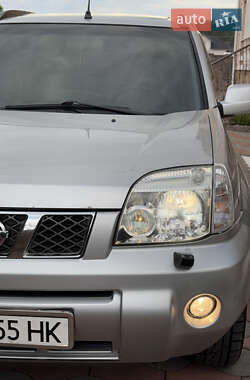 Внедорожник / Кроссовер Nissan X-Trail 2006 в 