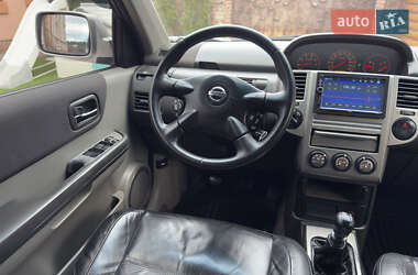 Внедорожник / Кроссовер Nissan X-Trail 2006 в 