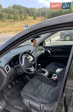 Внедорожник / Кроссовер Nissan X-Trail 2015 в 