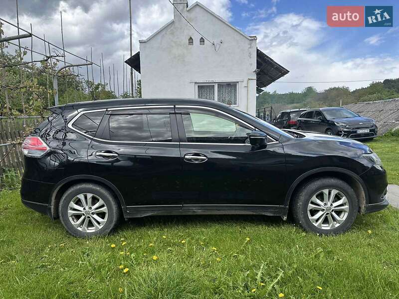 Позашляховик / Кросовер Nissan X-Trail 2015 в Жовкві