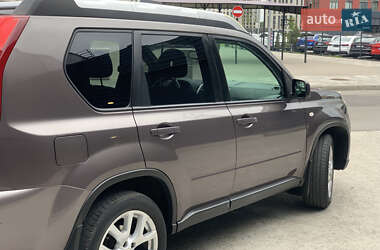 Позашляховик / Кросовер Nissan X-Trail 2011 в 