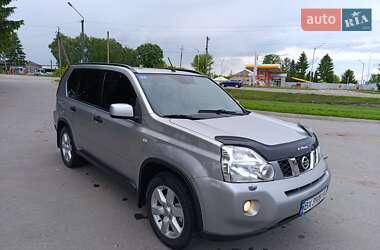 Позашляховик / Кросовер Nissan X-Trail 2010 в 
