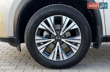 Позашляховик / Кросовер Nissan X-Trail 2024 в 