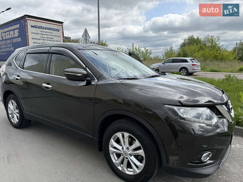 Внедорожник / Кроссовер Nissan X-Trail 2016 в 