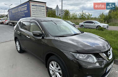 Внедорожник / Кроссовер Nissan X-Trail 2016 в 