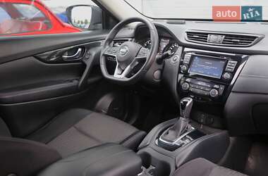 Позашляховик / Кросовер Nissan X-Trail 2018 в 
