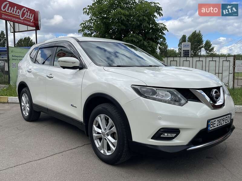 Позашляховик / Кросовер Nissan X-Trail 2015 в 