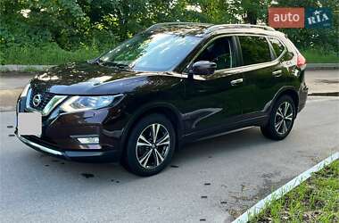 Внедорожник / Кроссовер Nissan X-Trail 2017 в 