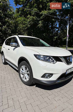 Внедорожник / Кроссовер Nissan X-Trail 2017 в Львове