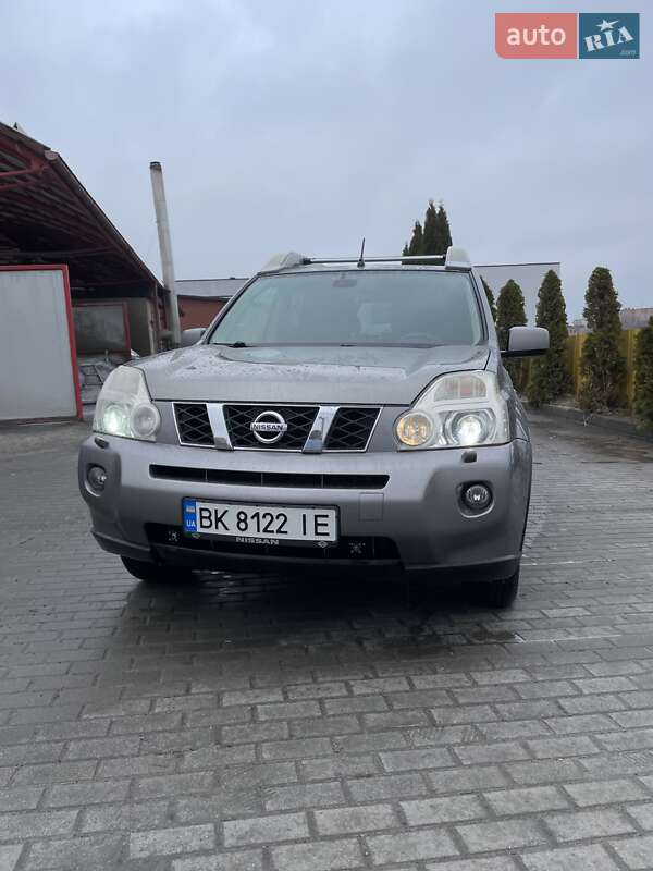 Позашляховик / Кросовер Nissan X-Trail 2008 в Рівному
