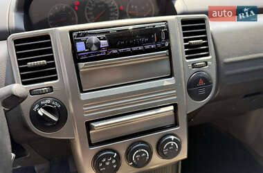 Позашляховик / Кросовер Nissan X-Trail 2006 в 