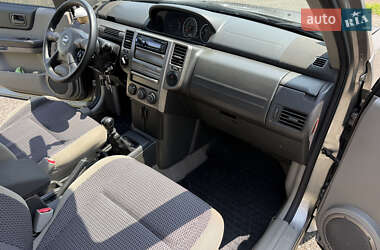Позашляховик / Кросовер Nissan X-Trail 2006 в 