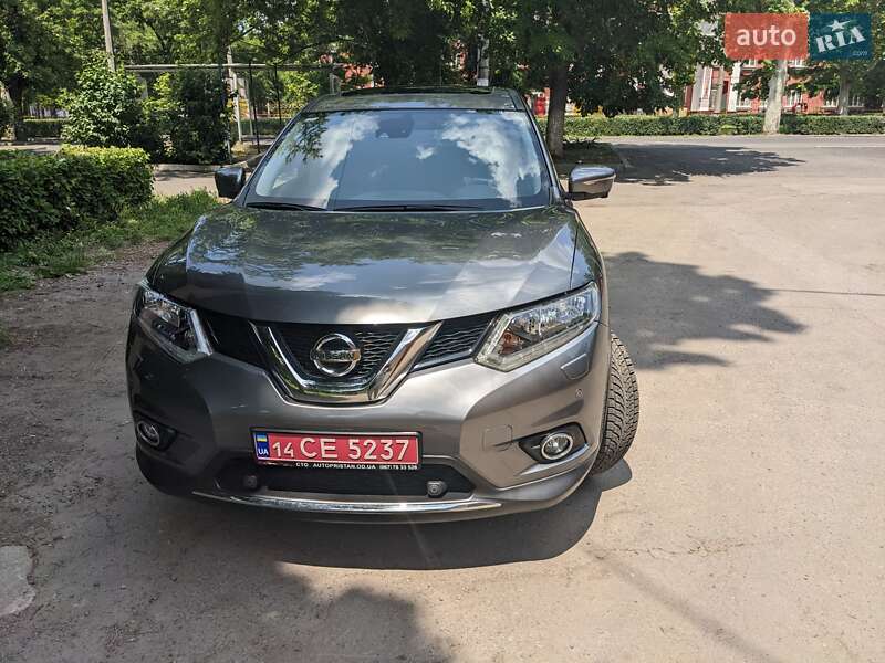Внедорожник / Кроссовер Nissan X-Trail 2016 в Одессе