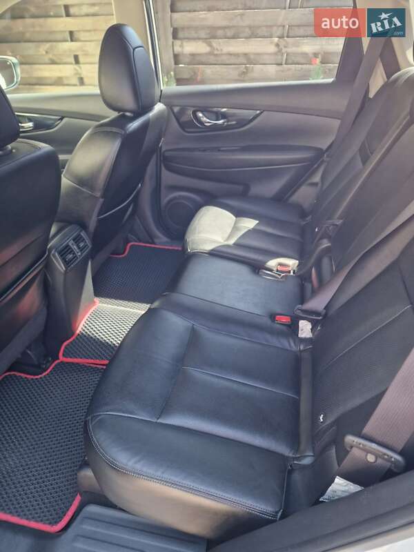 Позашляховик / Кросовер Nissan X-Trail 2017 в Києві