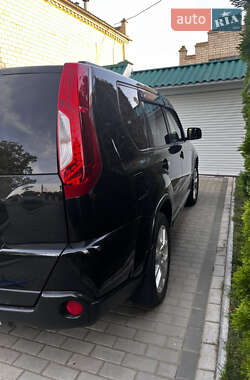 Позашляховик / Кросовер Nissan X-Trail 2010 в Тульчині