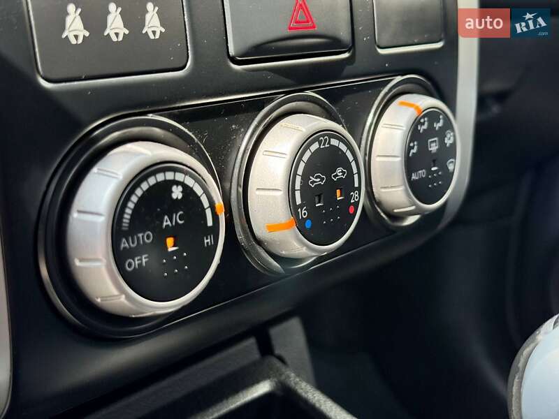 Позашляховик / Кросовер Nissan X-Trail 2011 в Києві