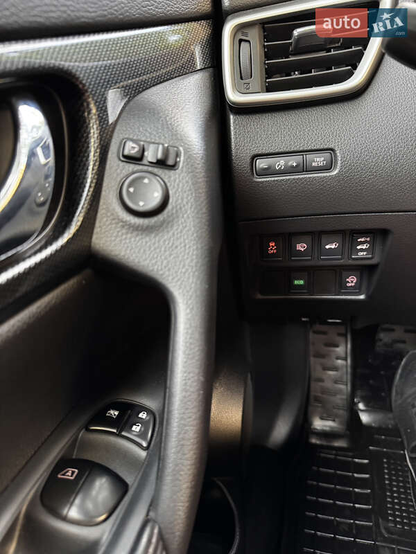 Позашляховик / Кросовер Nissan X-Trail 2017 в Одесі
