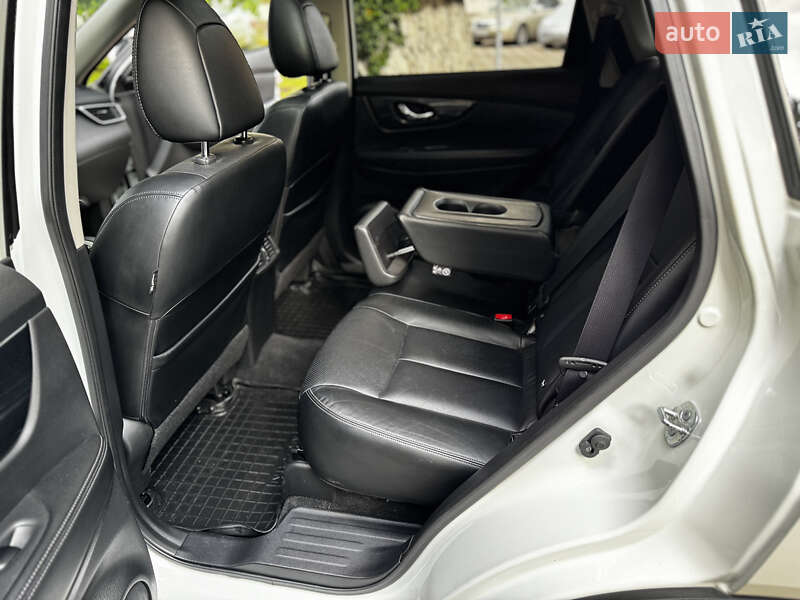 Позашляховик / Кросовер Nissan X-Trail 2017 в Одесі