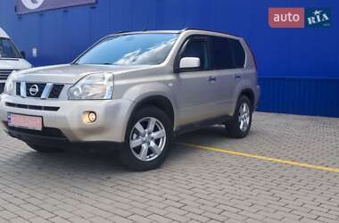 Внедорожник / Кроссовер Nissan X-Trail 2010 в Нововолынске