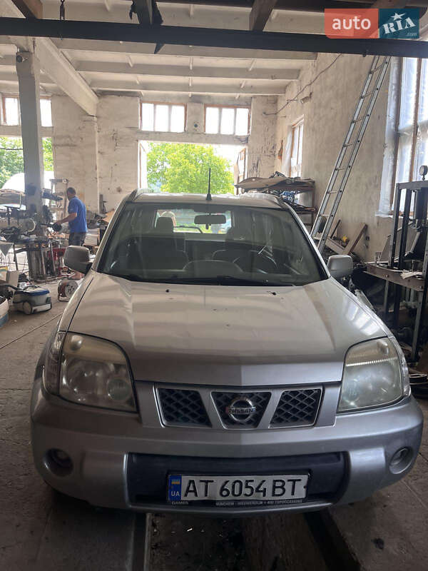 Внедорожник / Кроссовер Nissan X-Trail 2005 в Надворной
