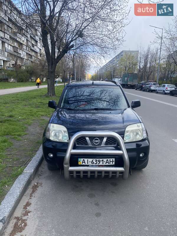 Внедорожник / Кроссовер Nissan X-Trail 2005 в 