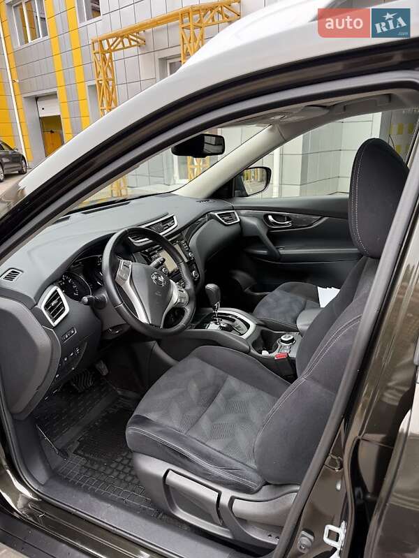 Позашляховик / Кросовер Nissan X-Trail 2016 в Києві