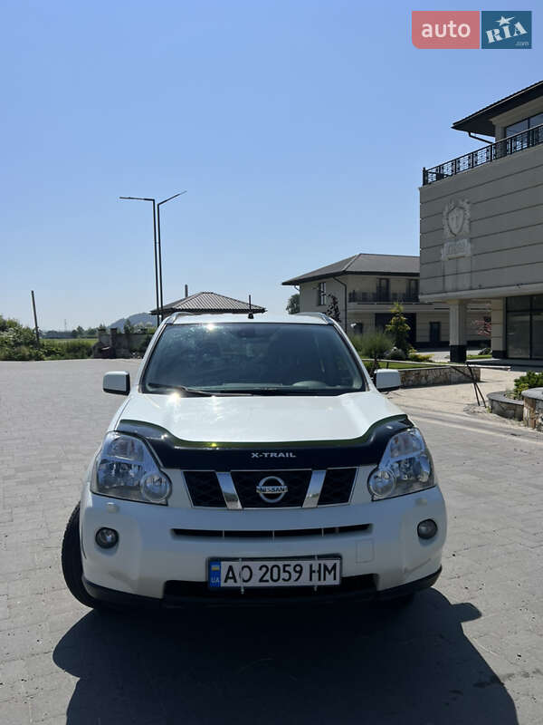 Внедорожник / Кроссовер Nissan X-Trail 2010 в Иршаве