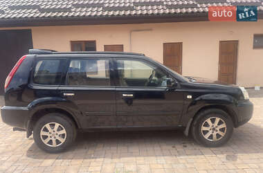 Позашляховик / Кросовер Nissan X-Trail 2005 в 