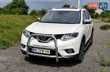 Внедорожник / Кроссовер Nissan X-Trail 2017 в Ровно