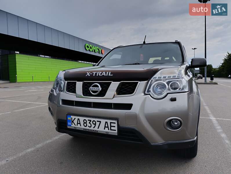Внедорожник / Кроссовер Nissan X-Trail 2012 в 