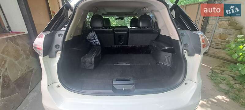 Позашляховик / Кросовер Nissan X-Trail 2014 в Івано-Франківську