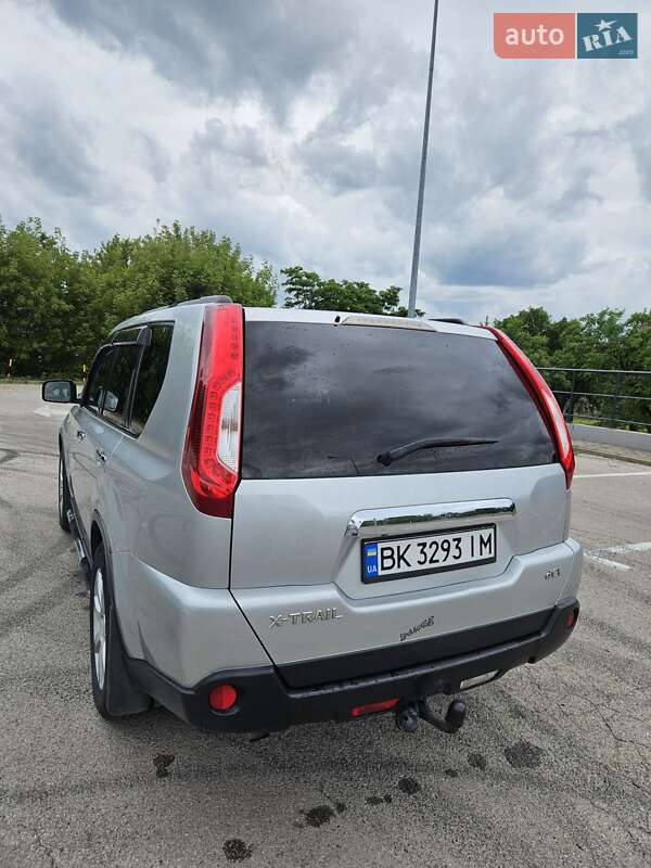 Внедорожник / Кроссовер Nissan X-Trail 2011 в Любешове