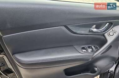 Внедорожник / Кроссовер Nissan X-Trail 2017 в 
