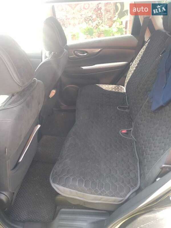 Внедорожник / Кроссовер Nissan X-Trail 2017 в Черновцах