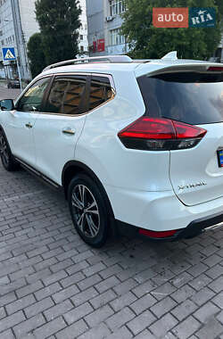 Внедорожник / Кроссовер Nissan X-Trail 2017 в Киеве