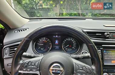Внедорожник / Кроссовер Nissan X-Trail 2018 в 