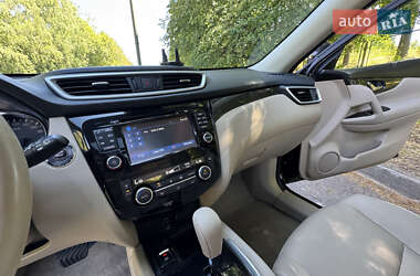 Позашляховик / Кросовер Nissan X-Trail 2016 в 