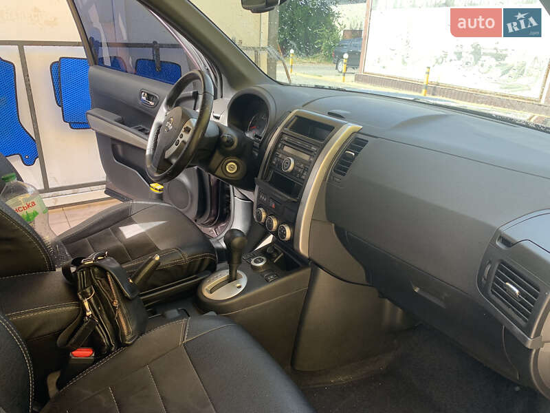 Позашляховик / Кросовер Nissan X-Trail 2010 в Гайвороні