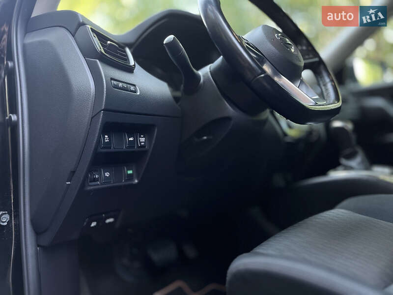 Позашляховик / Кросовер Nissan X-Trail 2018 в Чернігові