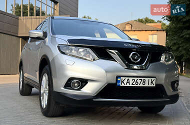 Позашляховик / Кросовер Nissan X-Trail 2016 в 