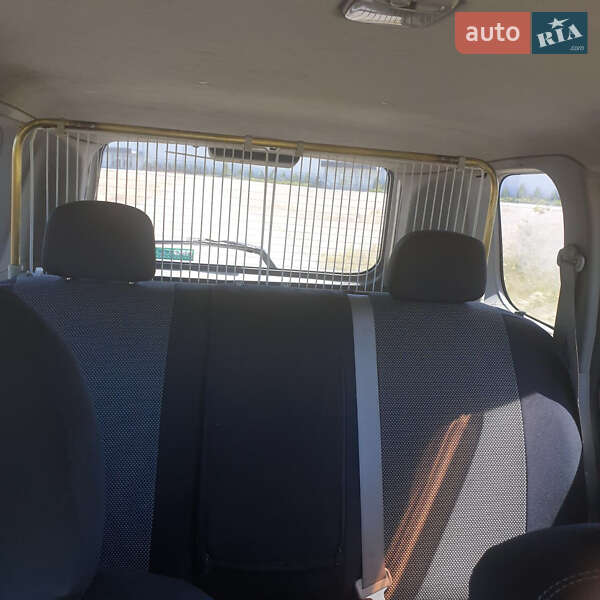 Позашляховик / Кросовер Nissan X-Trail 2005 в Києві