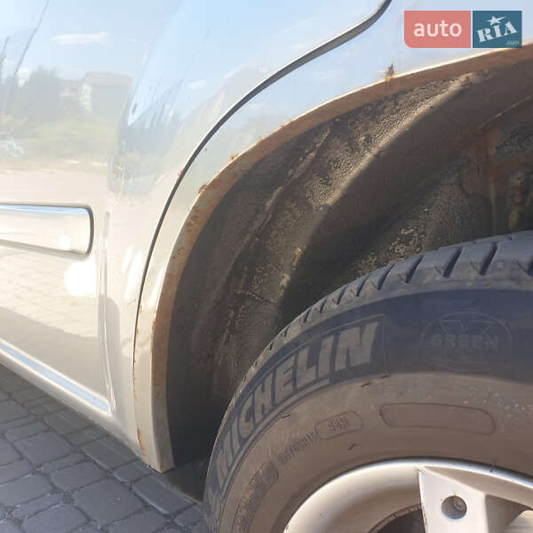 Позашляховик / Кросовер Nissan X-Trail 2005 в Києві