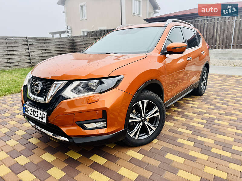 Внедорожник / Кроссовер Nissan X-Trail 2018 в 