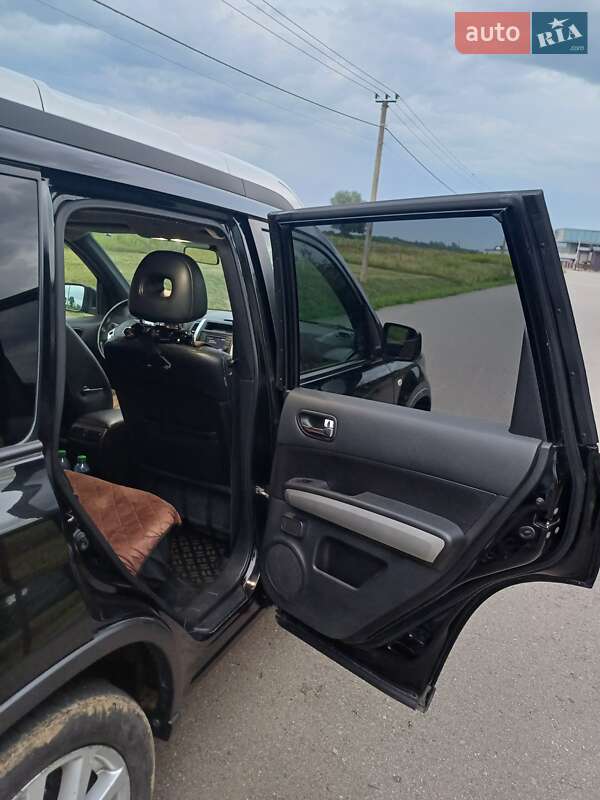 Позашляховик / Кросовер Nissan X-Trail 2012 в Києві