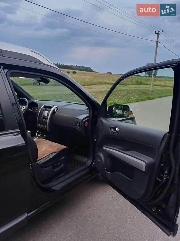 Позашляховик / Кросовер Nissan X-Trail 2012 в Києві
