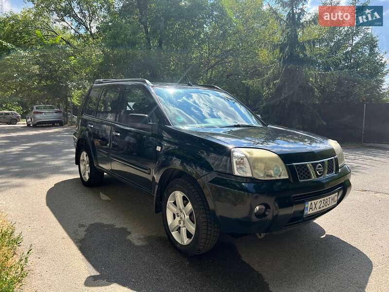 Внедорожник / Кроссовер Nissan X-Trail 2006 в 